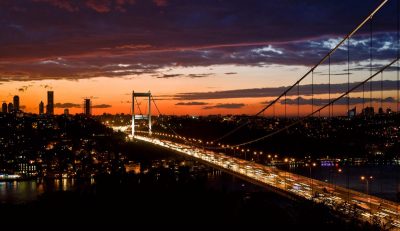 Crew—Istabul-Bridge